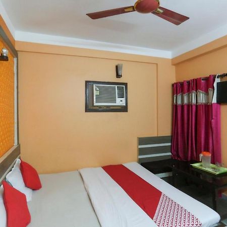 Oyo 60609 Hotel Tanushree Rampurhat Buitenkant foto