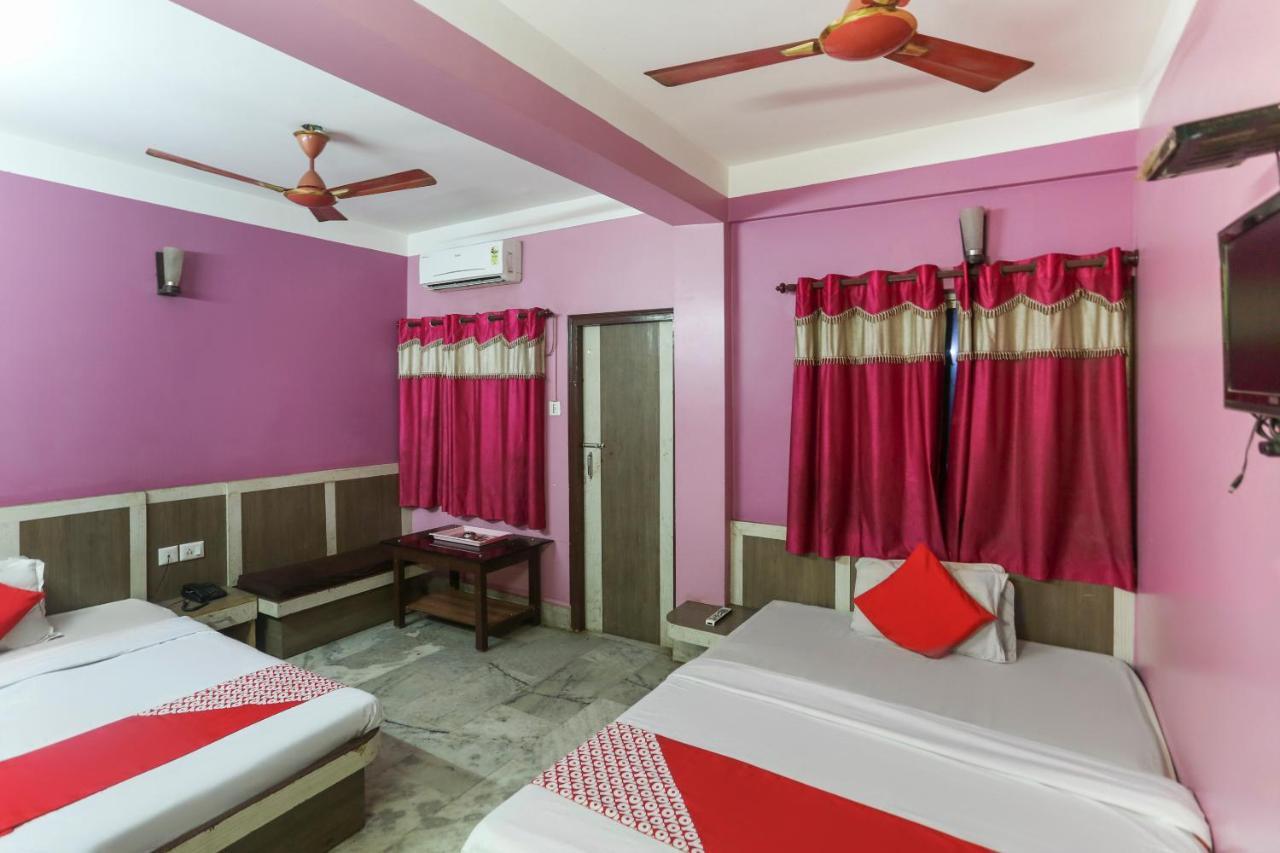 Oyo 60609 Hotel Tanushree Rampurhat Buitenkant foto