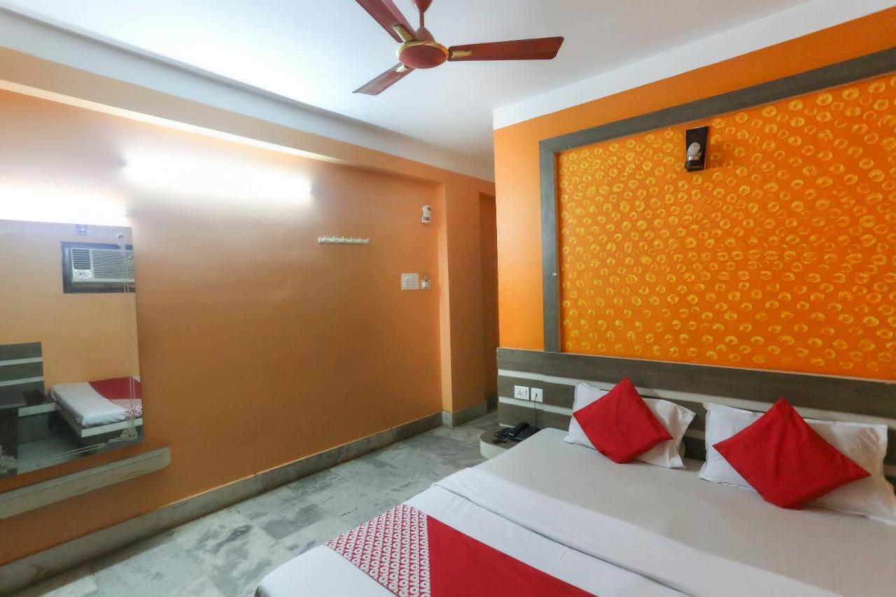 Oyo 60609 Hotel Tanushree Rampurhat Buitenkant foto
