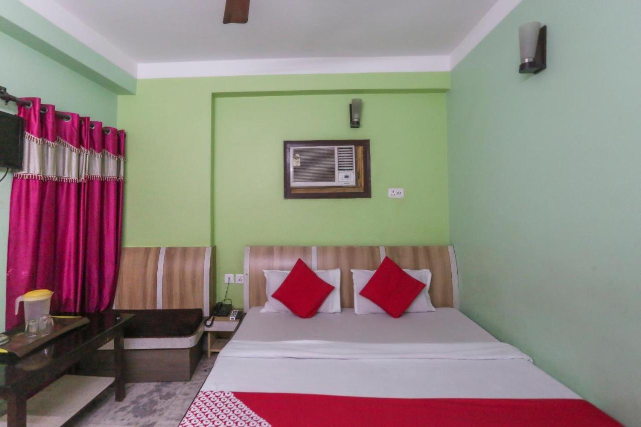 Oyo 60609 Hotel Tanushree Rampurhat Buitenkant foto