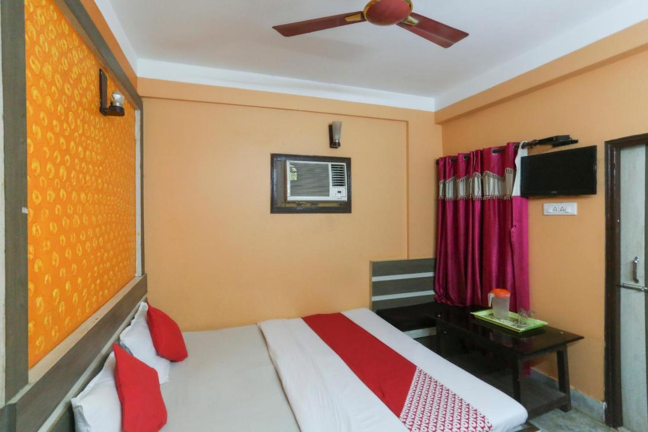 Oyo 60609 Hotel Tanushree Rampurhat Buitenkant foto