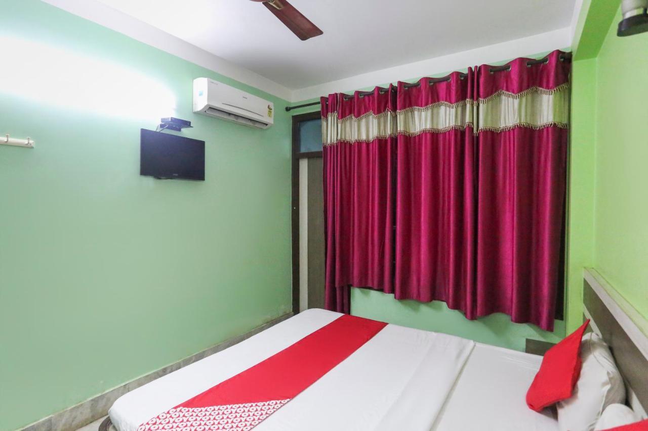 Oyo 60609 Hotel Tanushree Rampurhat Buitenkant foto