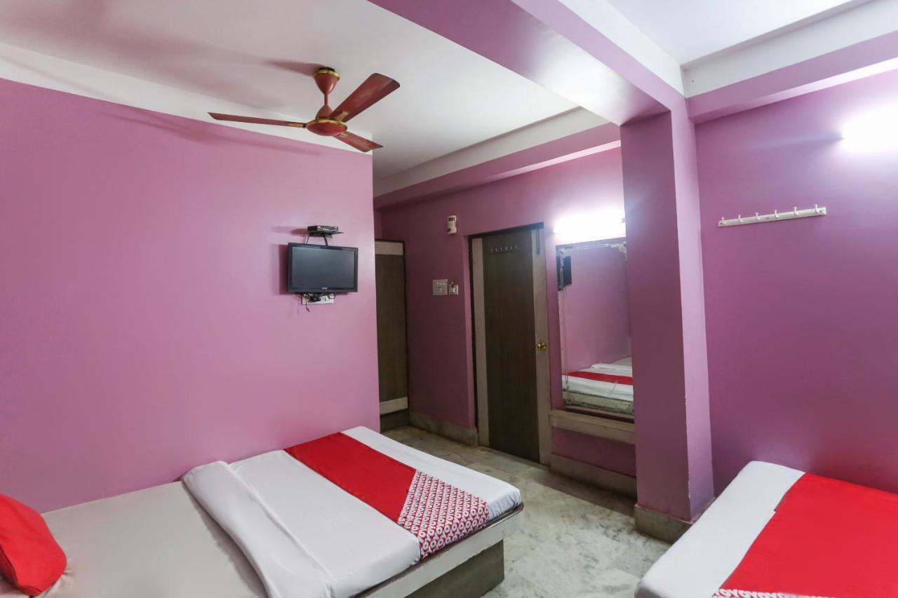 Oyo 60609 Hotel Tanushree Rampurhat Buitenkant foto