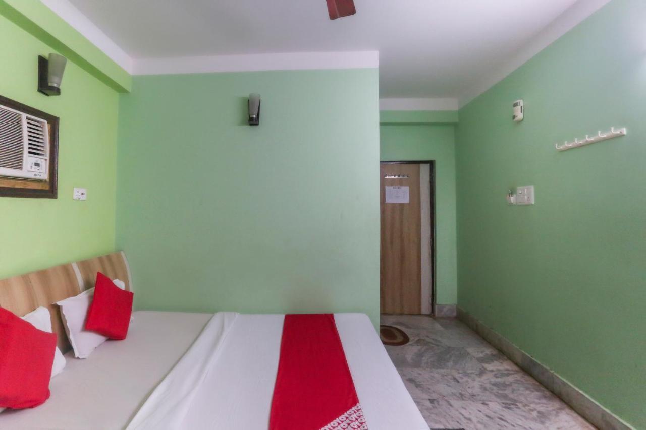 Oyo 60609 Hotel Tanushree Rampurhat Buitenkant foto