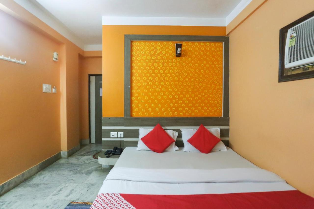 Oyo 60609 Hotel Tanushree Rampurhat Buitenkant foto